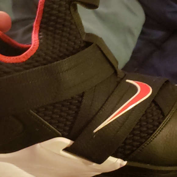 Lebron Soldier 12 - Picture 2 of 4